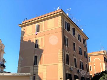 3 LOCALI A ROMA