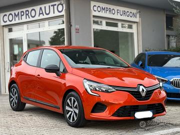 Renault Clio TCe 90 CV 5 porte ok neopatentati