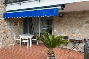 Finale ligure appartamento con giardino