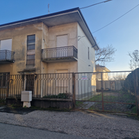 Villa Bifamiliare con giardino da Ristrutturare