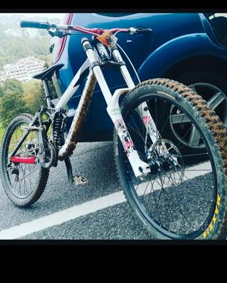 bici downhill