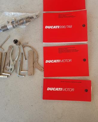 Libretti Ducati e Kit chiavi