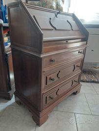 Scrittoio antico in legno con cassettiera