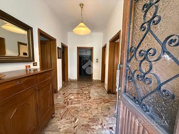 3 LOCALI A CORREGGIO