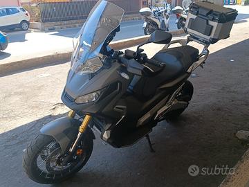 Honda x-adv 750
