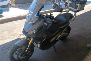 Honda x-adv 750
