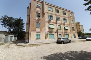 2 LOCALI A POMEZIA