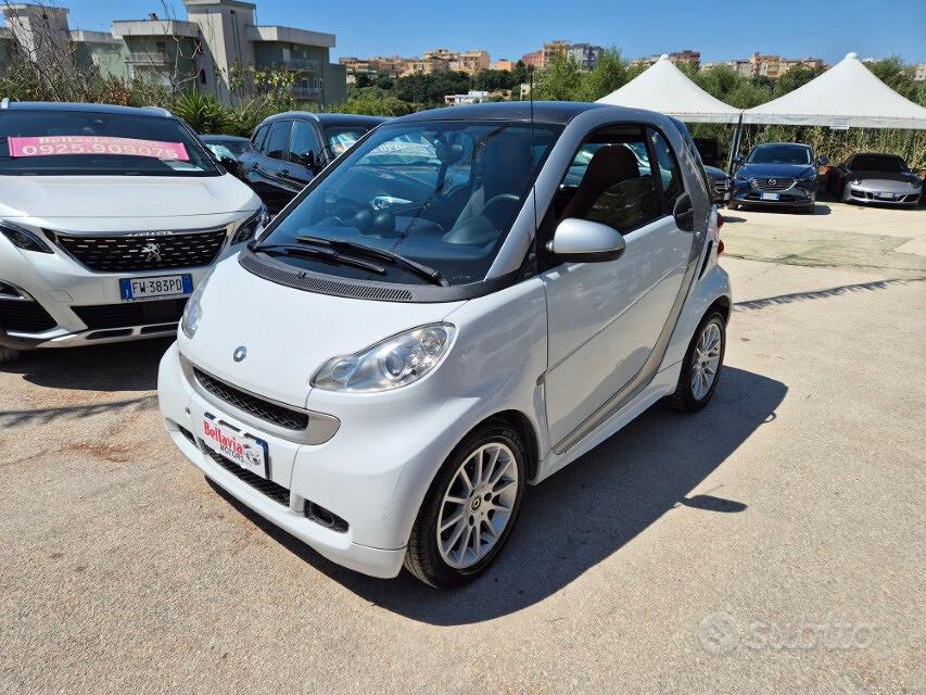 Smart Fortwo 2011 photo 2