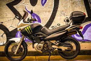 Suzuki Freewind 650 – 1999 Restaurata Motore nuovo