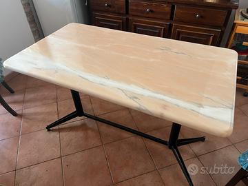 Tavolo in marmo