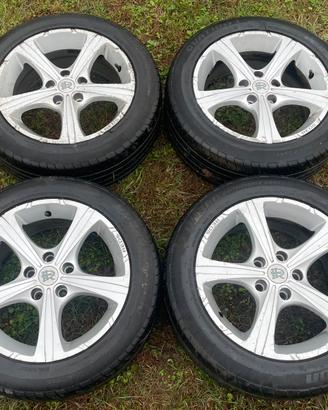 4 Cerchi in lega da 16 originali Reds con gomme