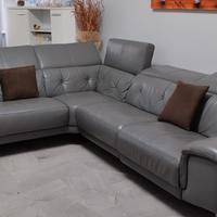 divano angolare con relax