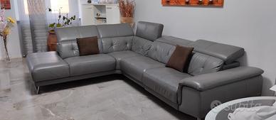 divano angolare con relax
