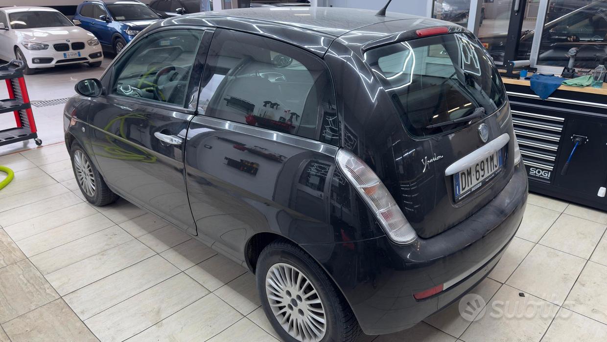 Lancia Ypsilon