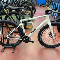 bici corsa gravel MEGAMO WEST 03 colore SAND tg M