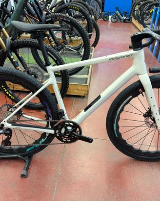 bici corsa gravel MEGAMO WEST 03 colore SAND tg M