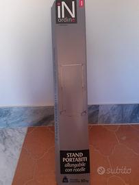 appendiabiti con rotelle