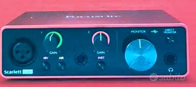 scheda audio Scarlett completa  di microfono 