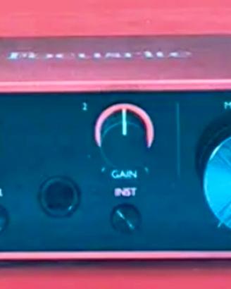 scheda audio Scarlett completa  di microfono 