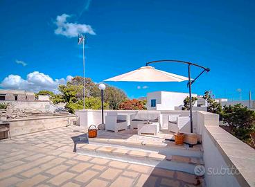 Mancaversa, app. 6p con terrazza vista spiaggetta