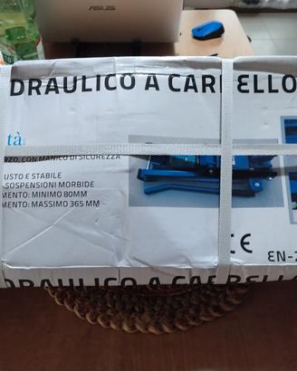CRIC A CARRELLO 2.5 T
