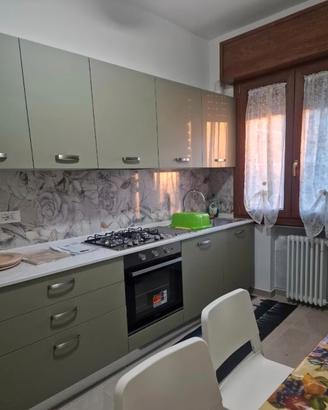 Modena Est camera matrimoniale + balcone