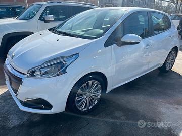 Peugeot 208 BlueHDi 75 5 porte Allure