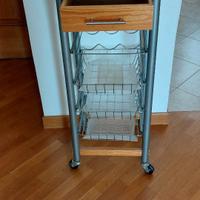 Mobile/carrello cucina in legno. Con ruote 