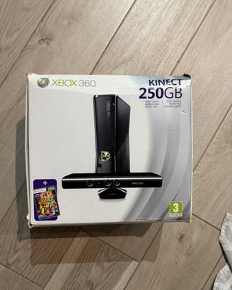 Xbox 360+ 2 controller+ Skylanders Giants