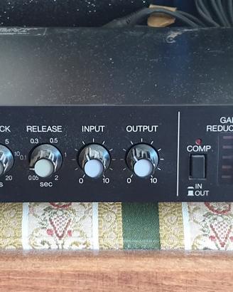 compressore/limiter stereo a due canali Yamaha GC2