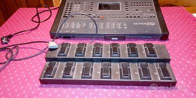 Ketron X4 expander arranger +pedaliera Solton+MIDI