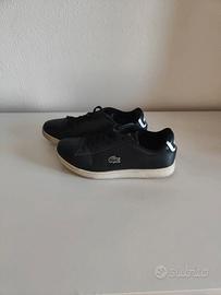 Scarpa nera in pelle Lacoste da donna