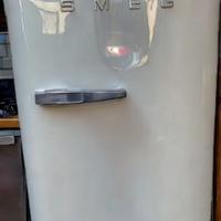 Frigorifero SMEG vintage con cerniera a sinistra