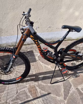 bicicletta downhill ruote 27,5