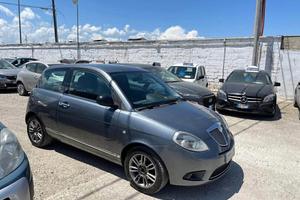 Lancia Ypsilon 1.3 MJT 75 CV Unyca