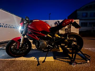 Ducati Monster 796