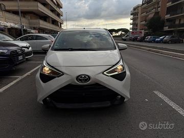 Toyota Aygo Connect 1.0 VVT-i 72 CV 5 porte x-fun 