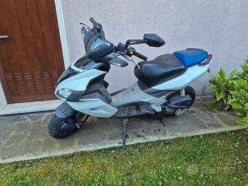 Scooter Aprilia SR 50 r 2007
