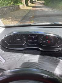 peugeot 208  110 cv 2016 cambio automatico