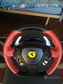 volante Ferrari + pedaliera thrustmaster Xbox one