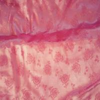 Stoffa rosa damascata