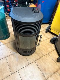 Stufa a gas effetto camino nera potenza 3,4kw