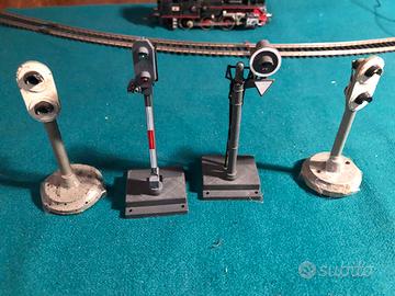 Lotto 4 segnali ferroviari vintage funzionanti