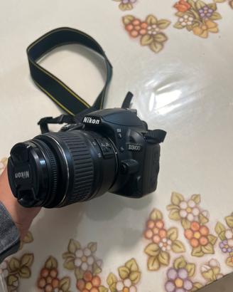 Nikon d3100 + obiettivo 18-55mm