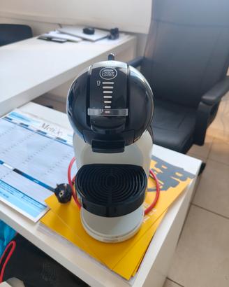 macchina da caffè dolce gusto + porta cialde 