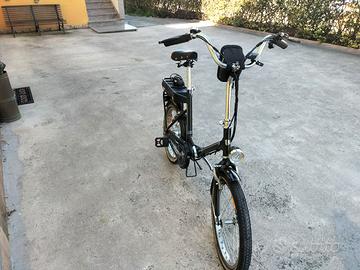 Bici elettrica pieghevole con tutti gli accessori - Biciclette In vendita a  Chieti
