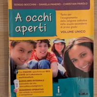 A OCCHI APERTI