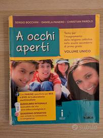 A OCCHI APERTI