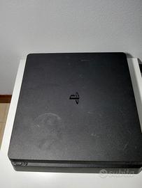 PlayStation 4 Slim 