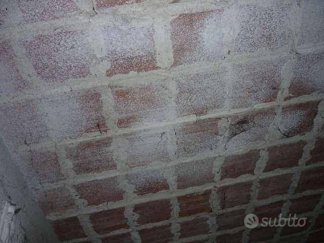 Rustico / Casale di 60 m² con 2 locali a Capannori - Altro